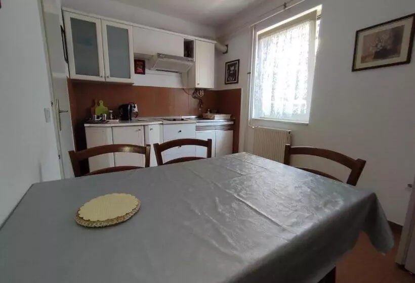 پانسیون Smestaj Vella