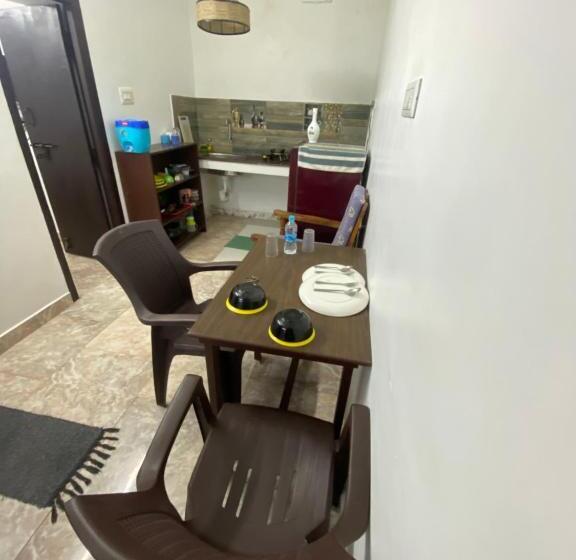 بنسيون The Sea Shelter Home Stay