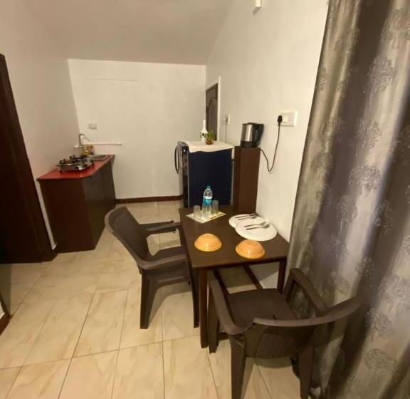 بنسيون The Sea Shelter Home Stay