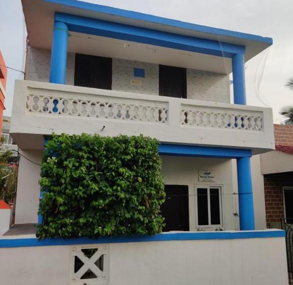 بنسيون The Sea Shelter Home Stay