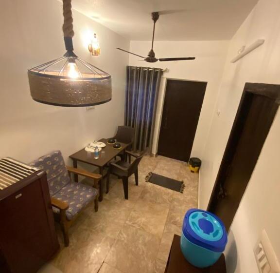 بنسيون The Sea Shelter Home Stay