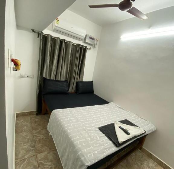 بنسيون The Sea Shelter Home Stay