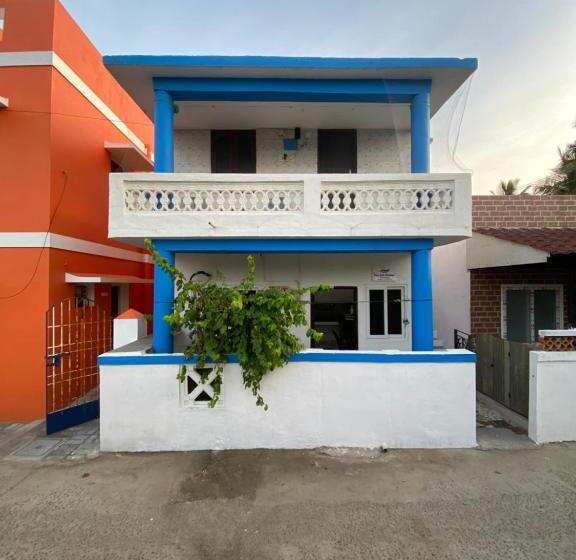 بنسيون The Sea Shelter Home Stay