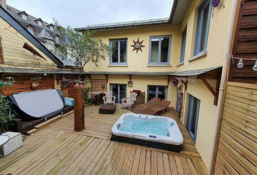 مبيت وإفطار Le Patio De Luchon