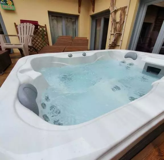 Aamiaismajoitus (B&B) Le Patio De Luchon