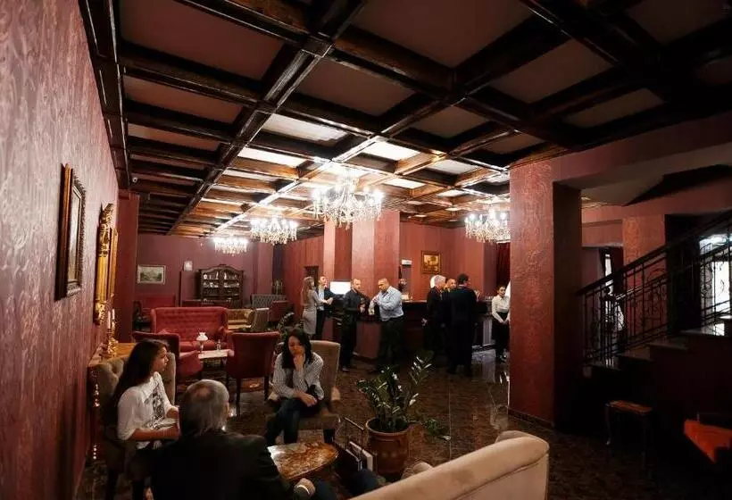Hotelli Central Magnat Cinema
