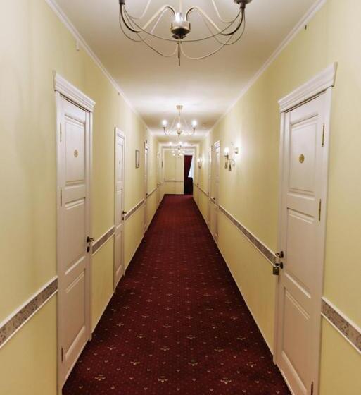 هتل Central Magnat Cinema