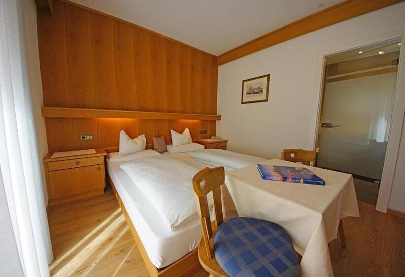 هتل Garnì Tofana