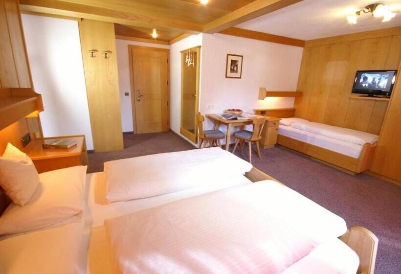 هتل Garnì Tofana