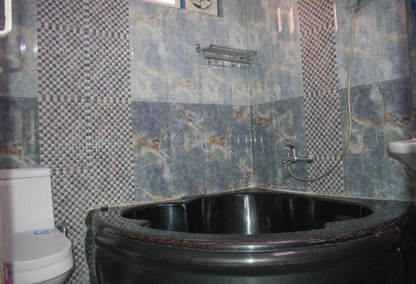 هتل Golden Crown Laxman Jhula