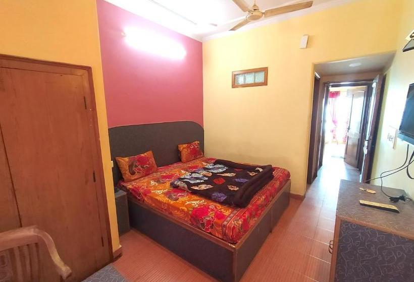 ホテル Landour Residency