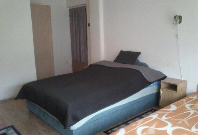 פנסיון István Vendégház