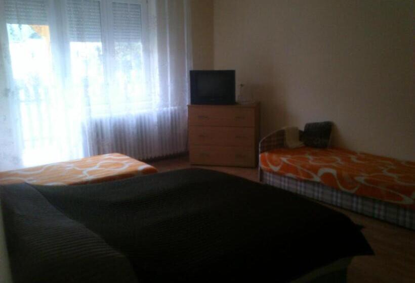 פנסיון István Vendégház