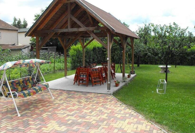 פנסיון István Vendégház