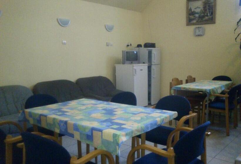 פנסיון István Vendégház