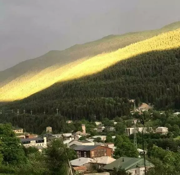 پانسیون Roza's Guest House