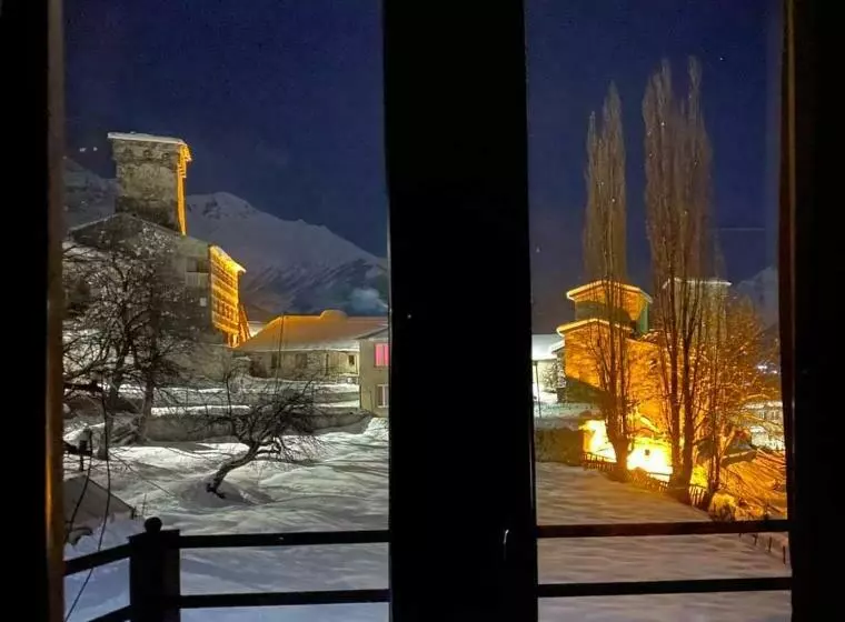 پانسیون Roza's Guest House