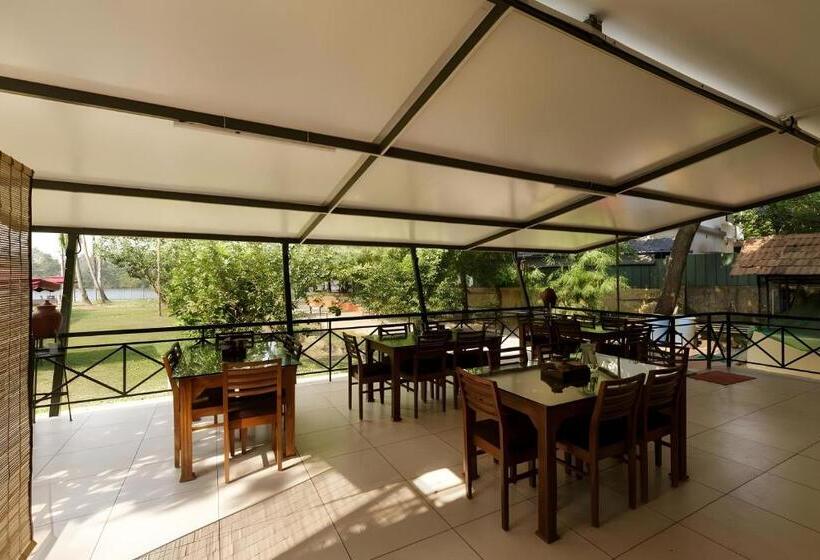 בית מלון כפרי Lhasa Ayurveda And Wellness Resort A Blusalzz Collection, Kochi, Kerala