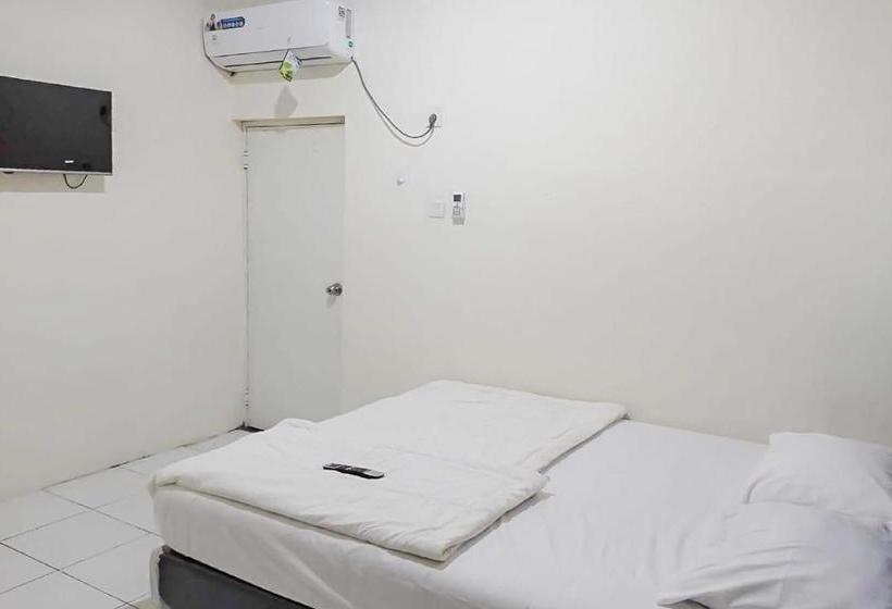 בית מלון כפרי Agnes Residence Near Blok M Mitra Reddoorz