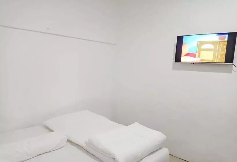 Hotelli Agnes Residence Near Blok M Mitra Reddoorz