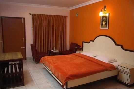 ホテル Alakapuri, Ooty