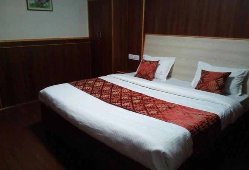 ホテル Alakapuri, Ooty