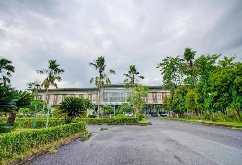 Hotelli Capital O 90126 Bojonegoro