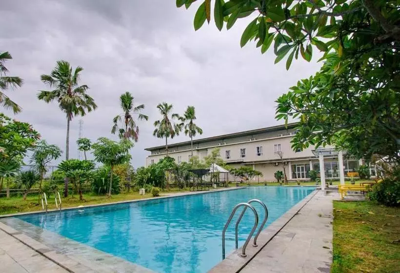 Hotelli Capital O 90126 Bojonegoro