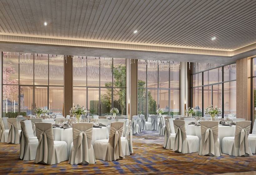 בית מלון כפרי Courtyard By Marriott Ahmedabad Sindhu Bhavan Road