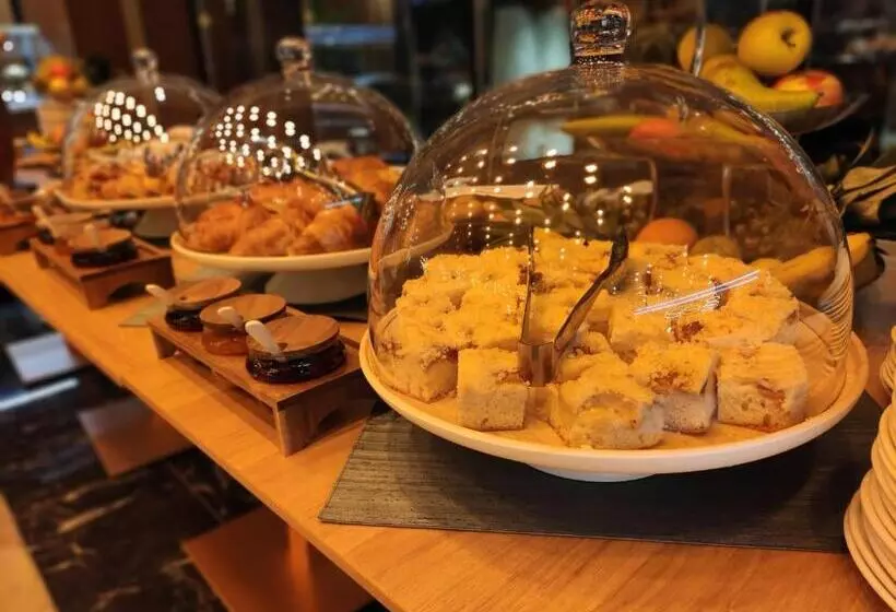 ホテル Kristal Focsani