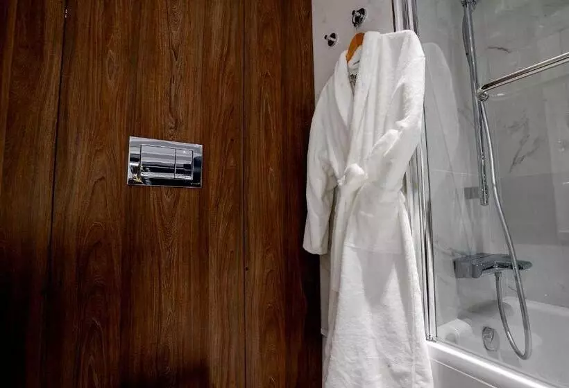 ホテル Kristal Focsani