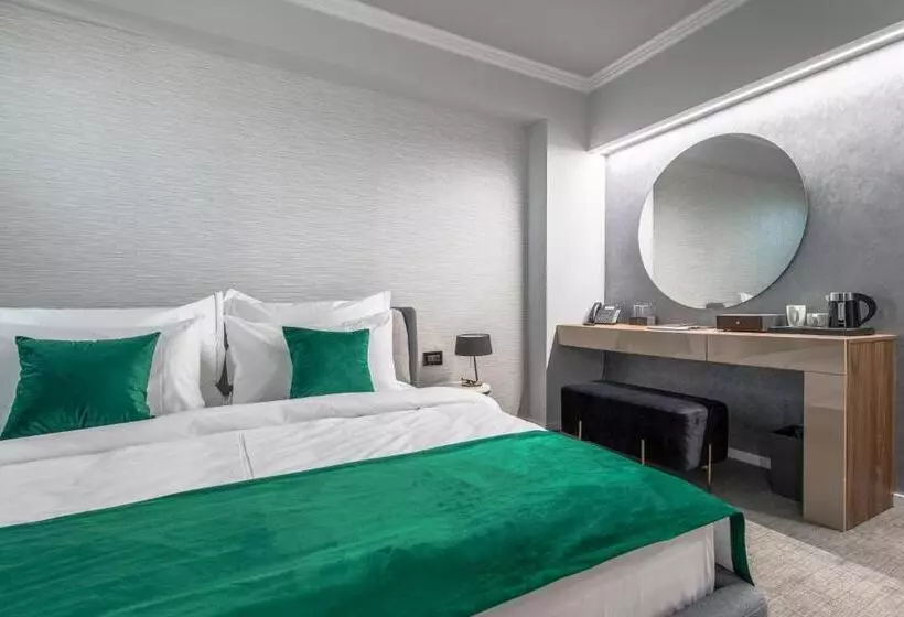 ホテル Kristal Focsani