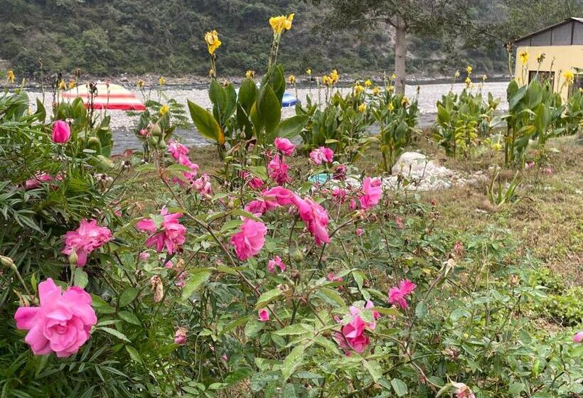 ホテル Nayar Valley Retreat