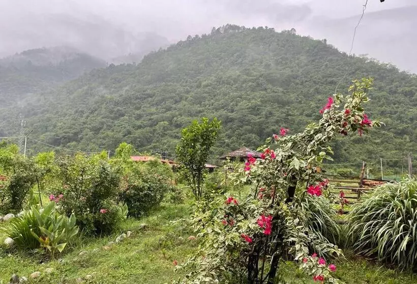 Hotelli Nayar Valley Retreat