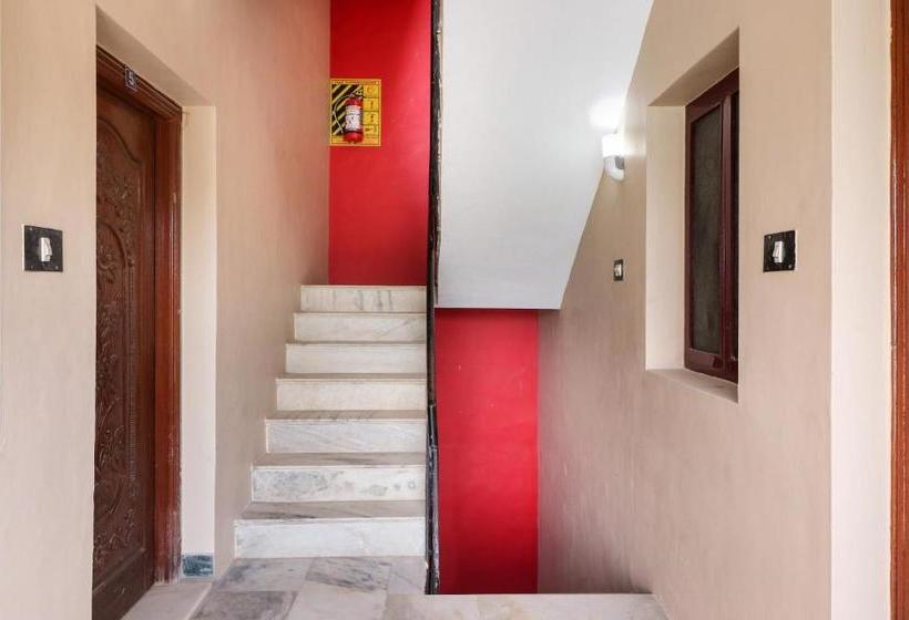 호텔 Oyo 76797 S V Apartments