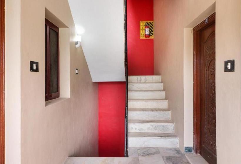 호텔 Oyo 76797 S V Apartments