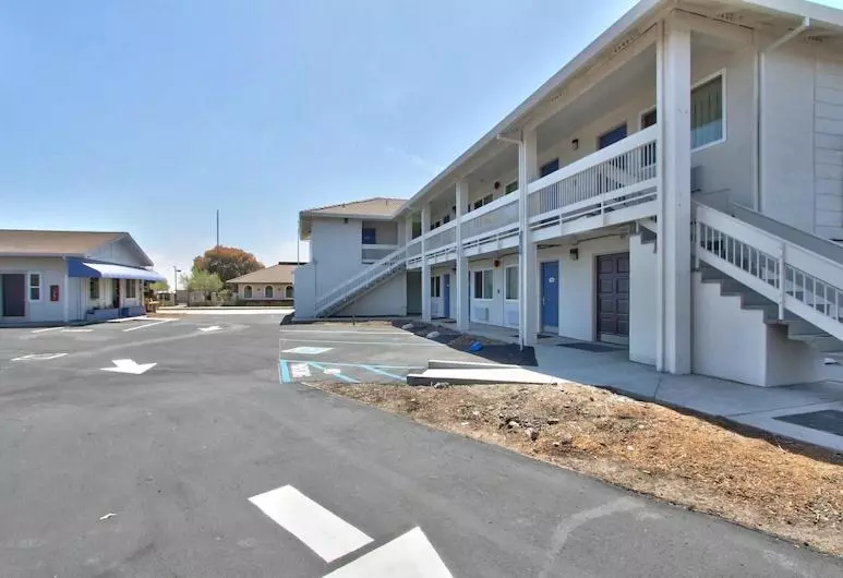 Motelli Coastal Valley Inn