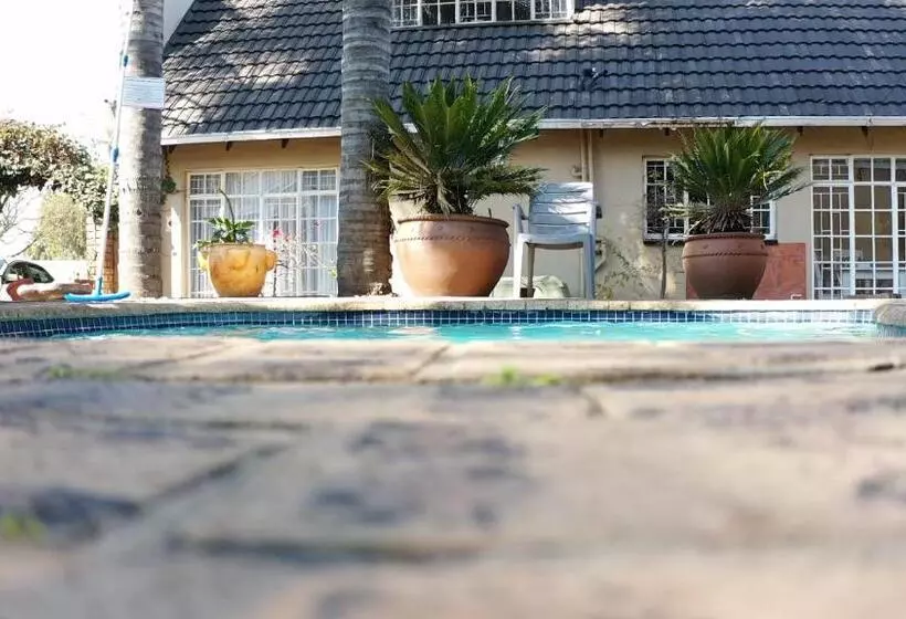Majatalo Ndzuti Guest House