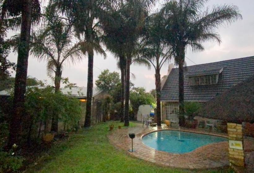 Пансион Ndzuti Guest House