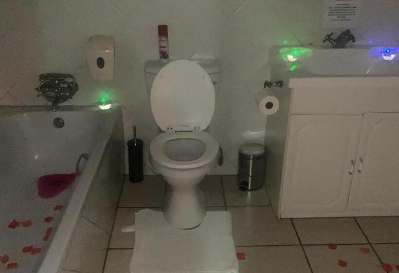 Пансион Ndzuti Guest House