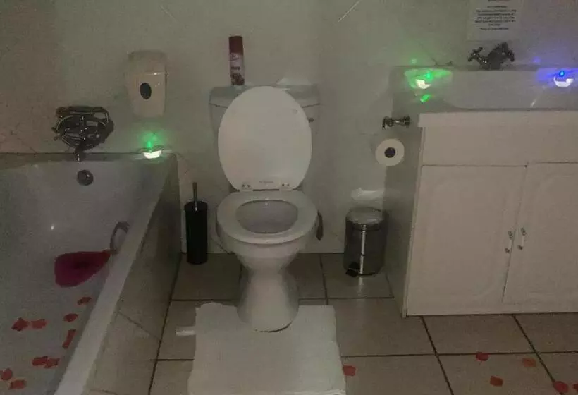 Majatalo Ndzuti Guest House