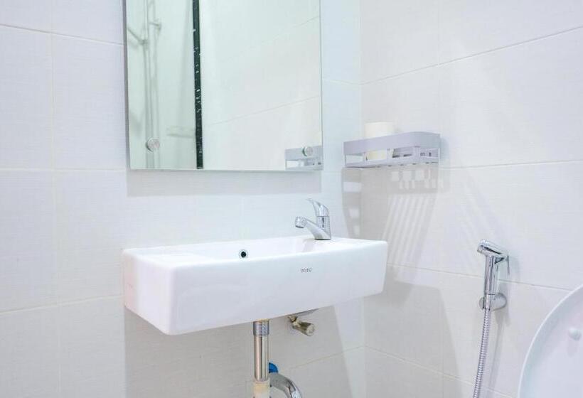 Hotel Reddoorz Near Trans Studio Mall Cibubur 3