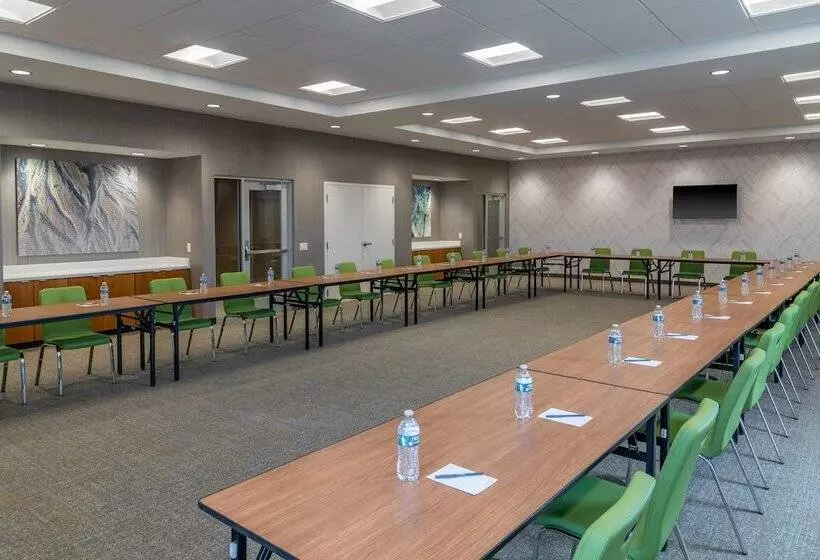 هتل Springhill Suites By Marriott Overland Park Leawood