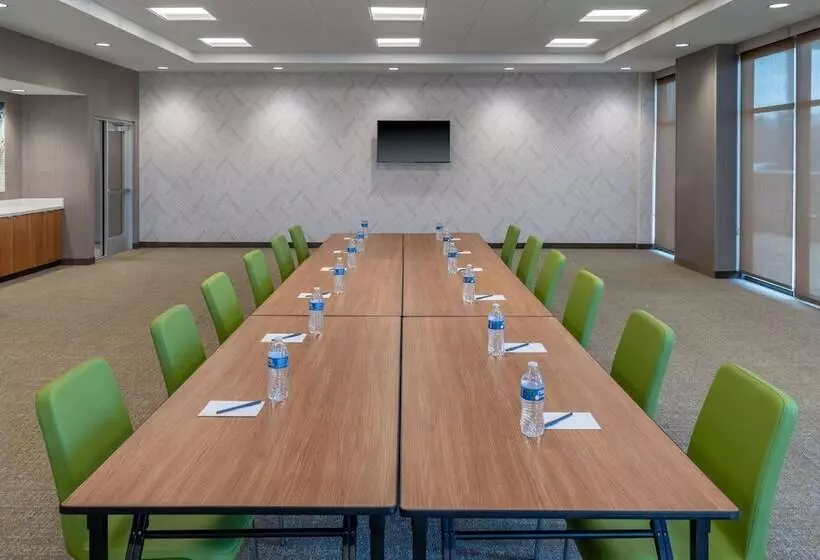 هتل Springhill Suites By Marriott Overland Park Leawood