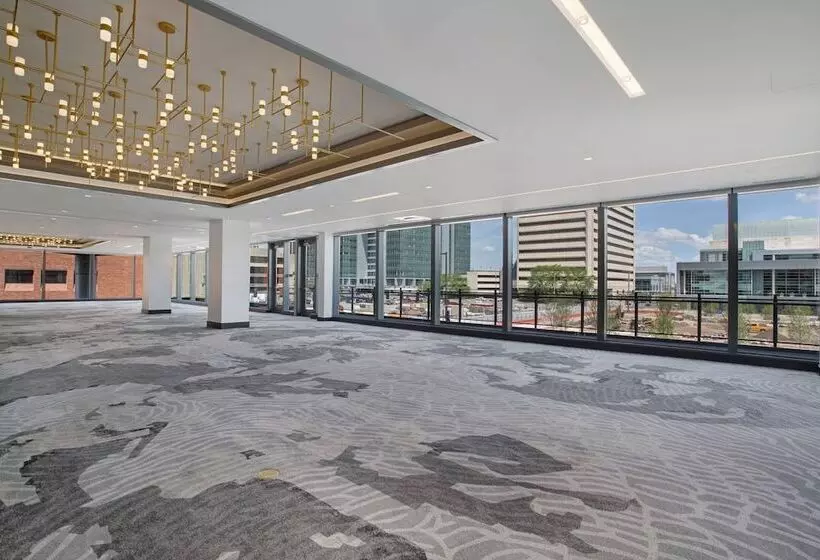 هتل The Farnam, Autograph Collection