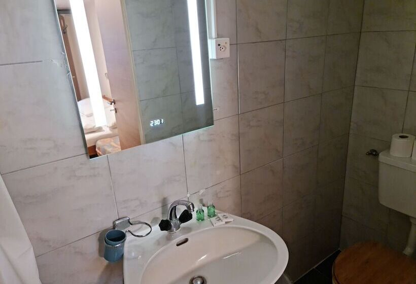 모텔 Grischalodge Das Hotel Mit Bergblick Seit 1929   Bitte Beachten Sie Beim Buchen Auf Die Zimmerkatego