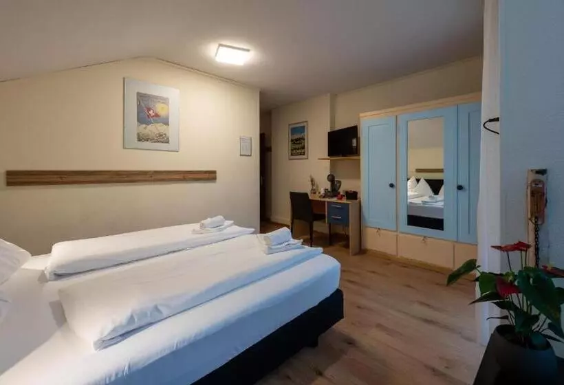 モーテル Grischalodge Das Hotel Mit Bergblick Seit 1929   Bitte Beachten Sie Beim Buchen Auf Die Zimmerkatego