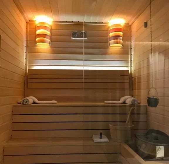 پانسیون Korpa Deli Rooms Spa