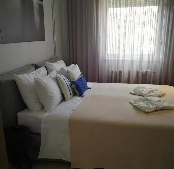 پانسیون Korpa Deli Rooms Spa