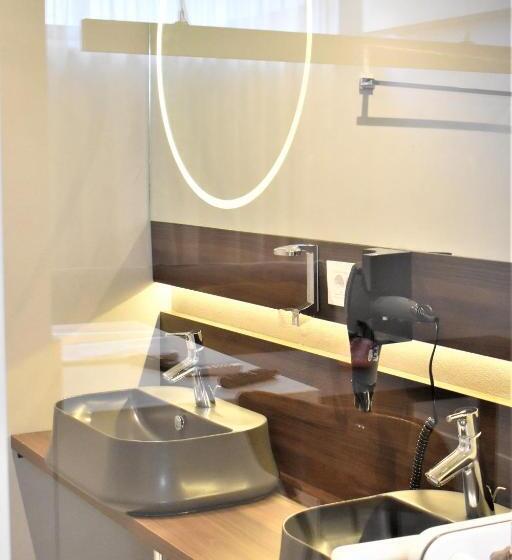 پانسیون Korpa Deli Rooms Spa